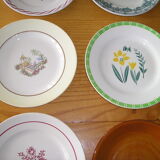 Set of 12 different flat plates