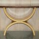 Console grande en noyer, satinwood et chêne par Andrew Varah