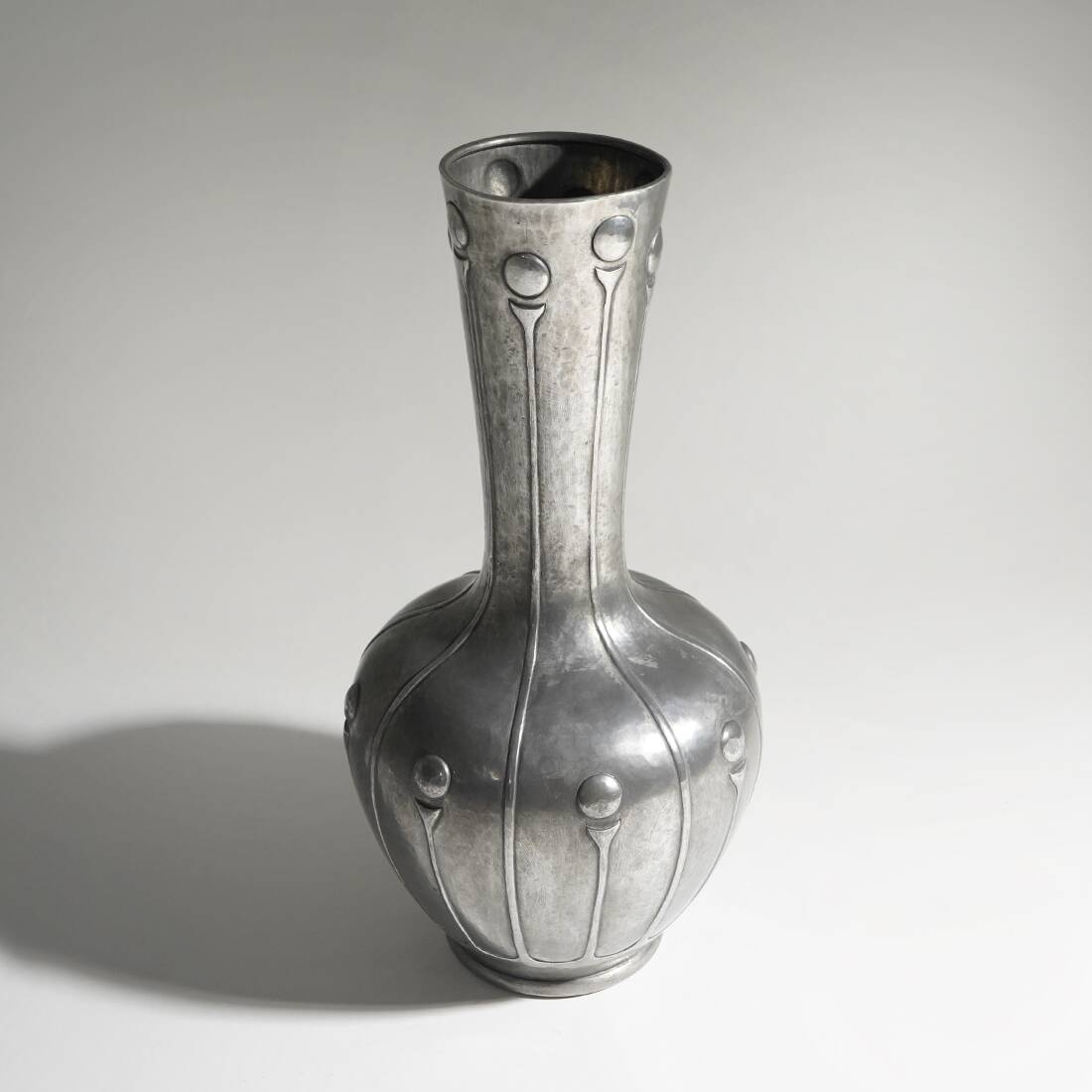 Art Decò pewter vase by Bellotti, 20’s