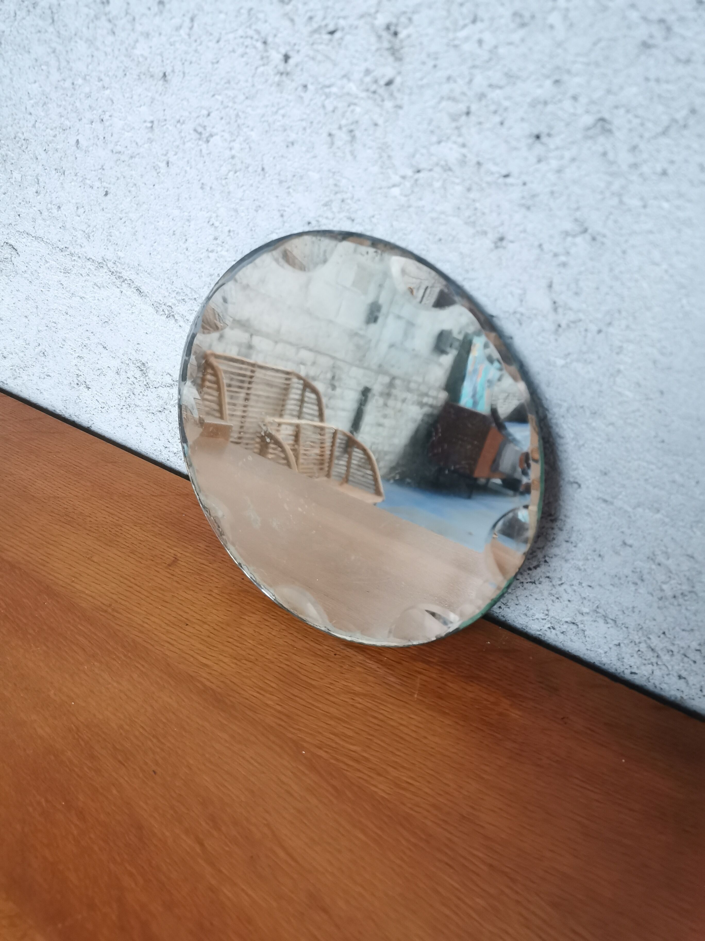 Round beveled mirror to install