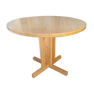 Table ronde en pin mobilier