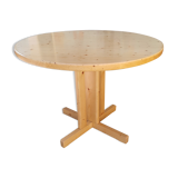Round table in pine furniture Les Arcs