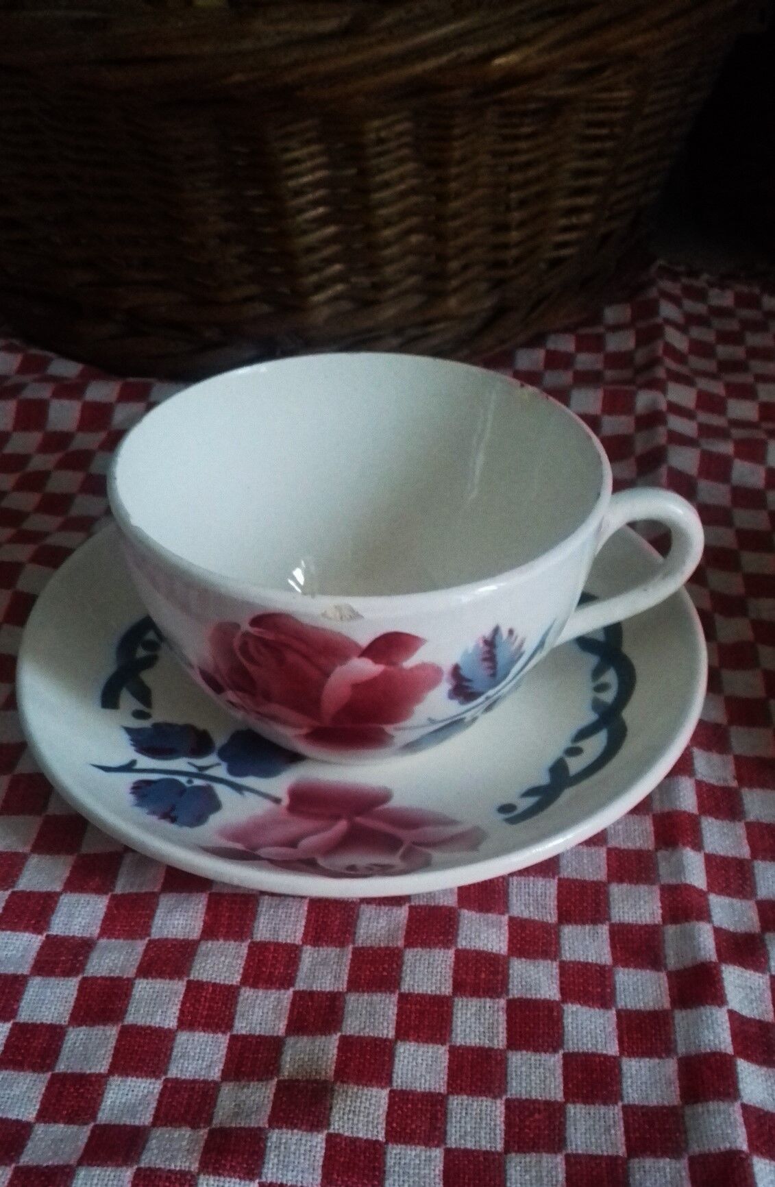 Duo cups and saucers Digoin Sarreguemines, Cannes and Aude model