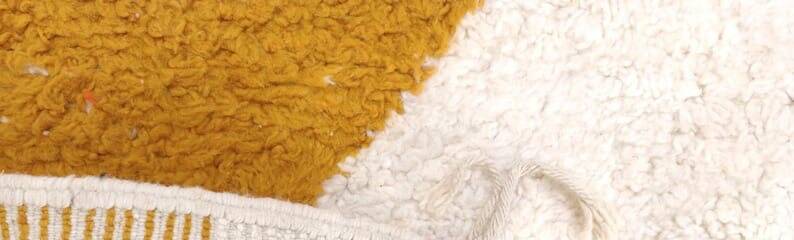Natural wool rug for your traditional space 2/3 m