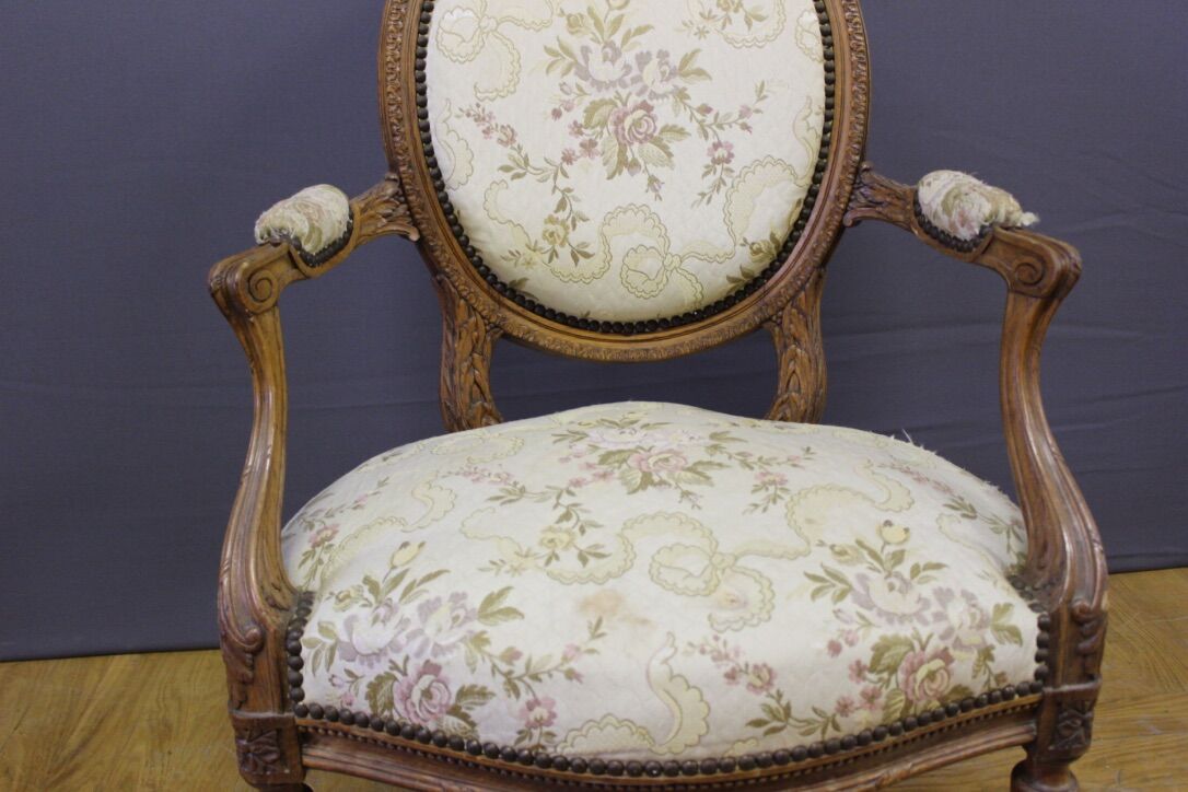 Suite de quatre fauteuils Louis XVI