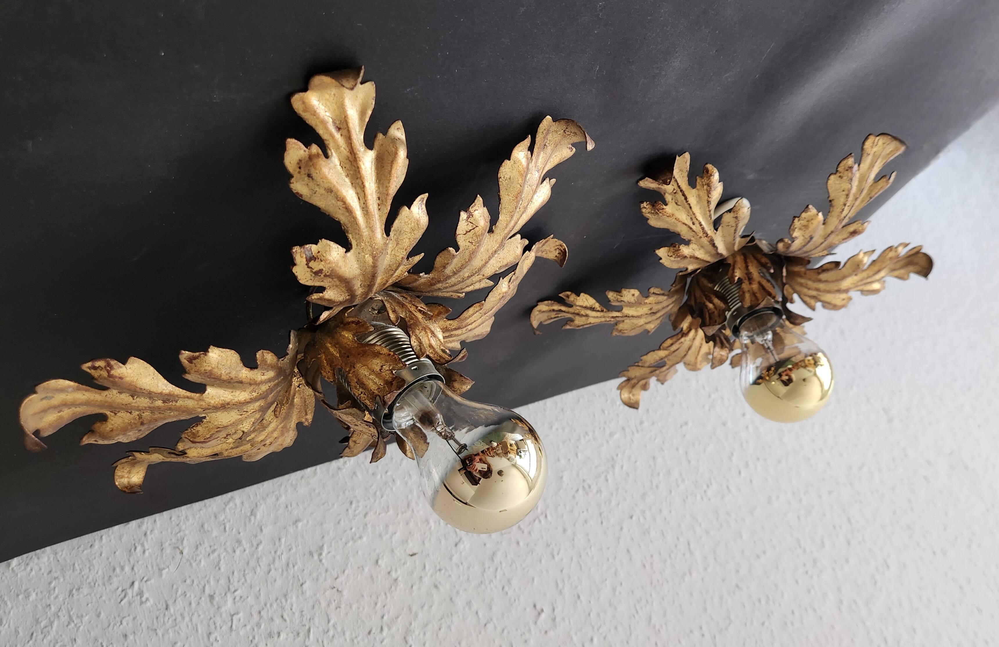 Gilded hand-forged Florentine wall lamp Hans Kögl style, Italy