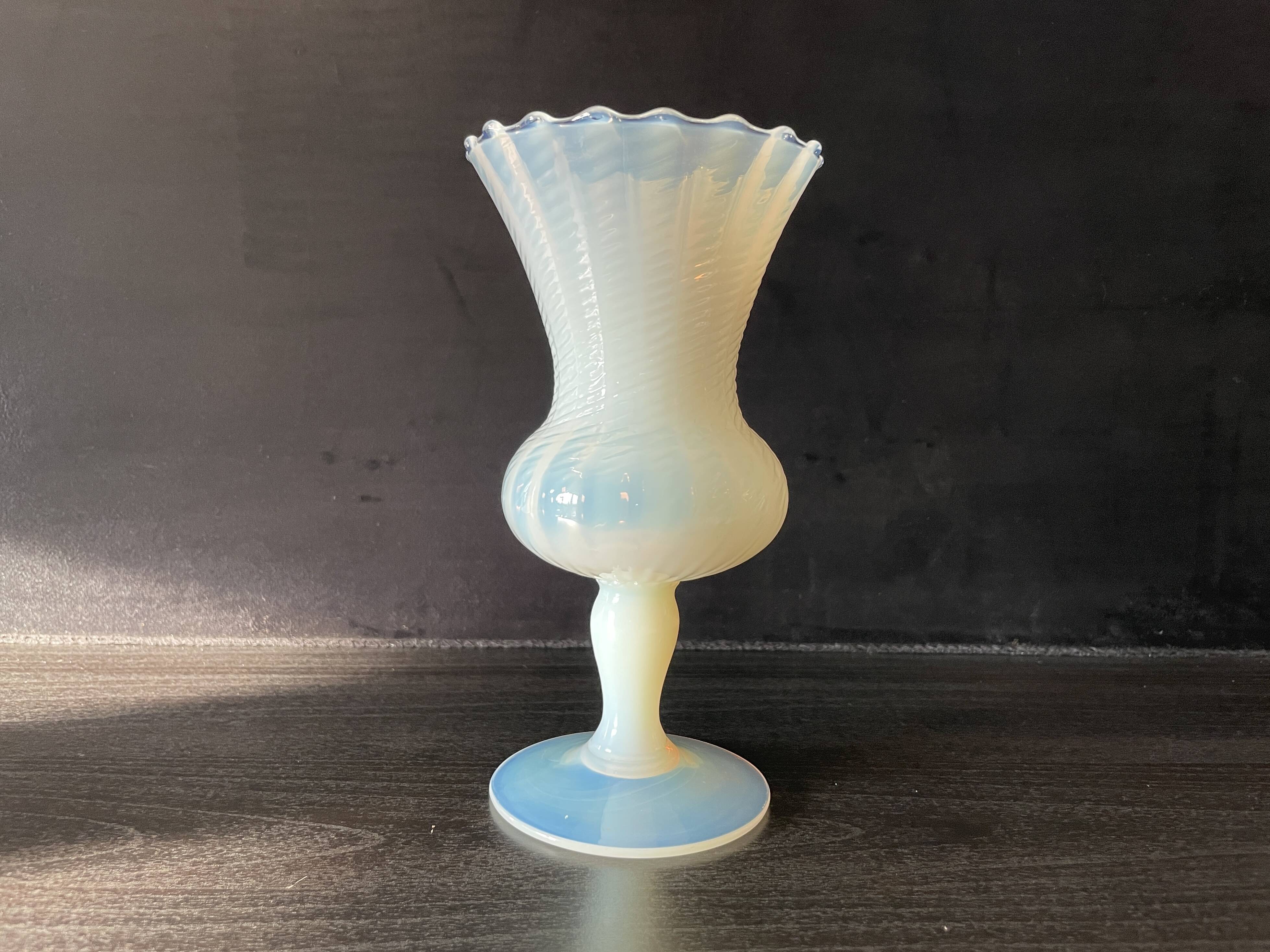 Vase en opaline, verre d'Empoli, Florence Italie 1960