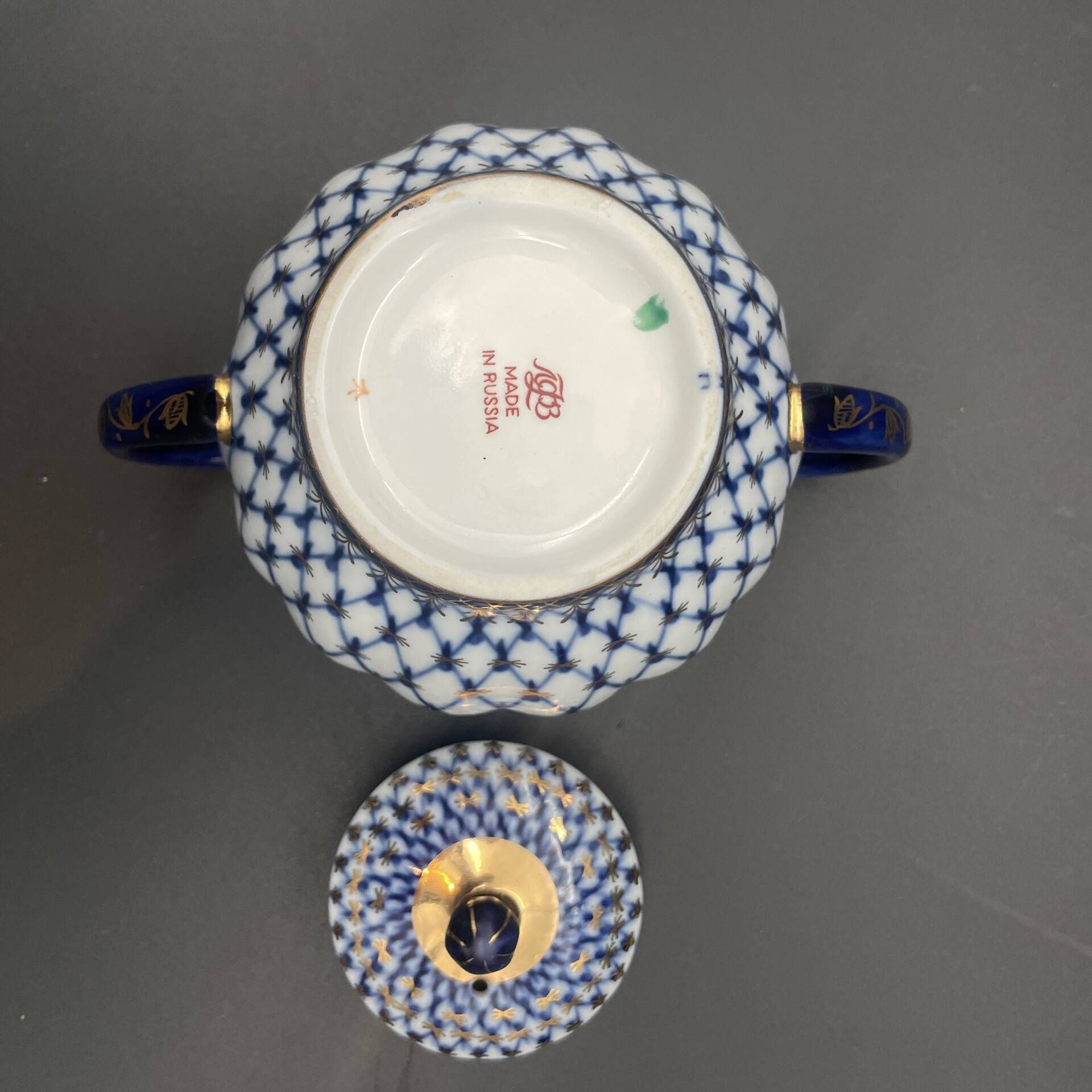 Lomonosov porcelain sugar bowl LFZ – Cobalt net pattern – Russia,