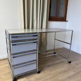 USM Haller desk in matte silver