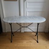 Table bistrot ovale dessus marbre