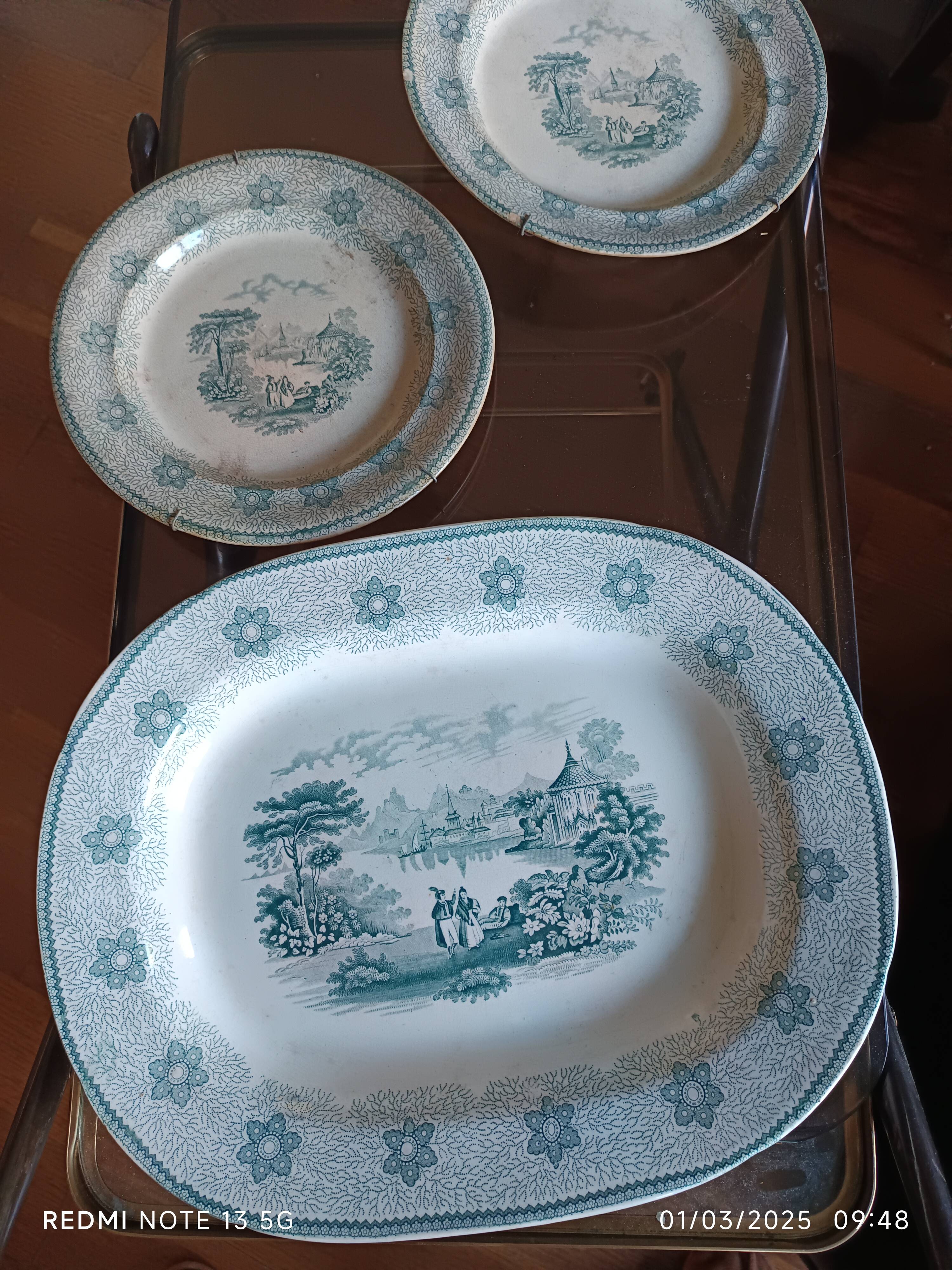 large 19th century earthenware dish and plates with Chinese decor