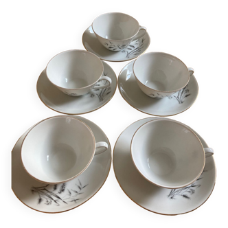 5 tasses et sous tasses en porcelaine