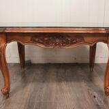 Table basse ovale style Louis XV avec plateau en verre