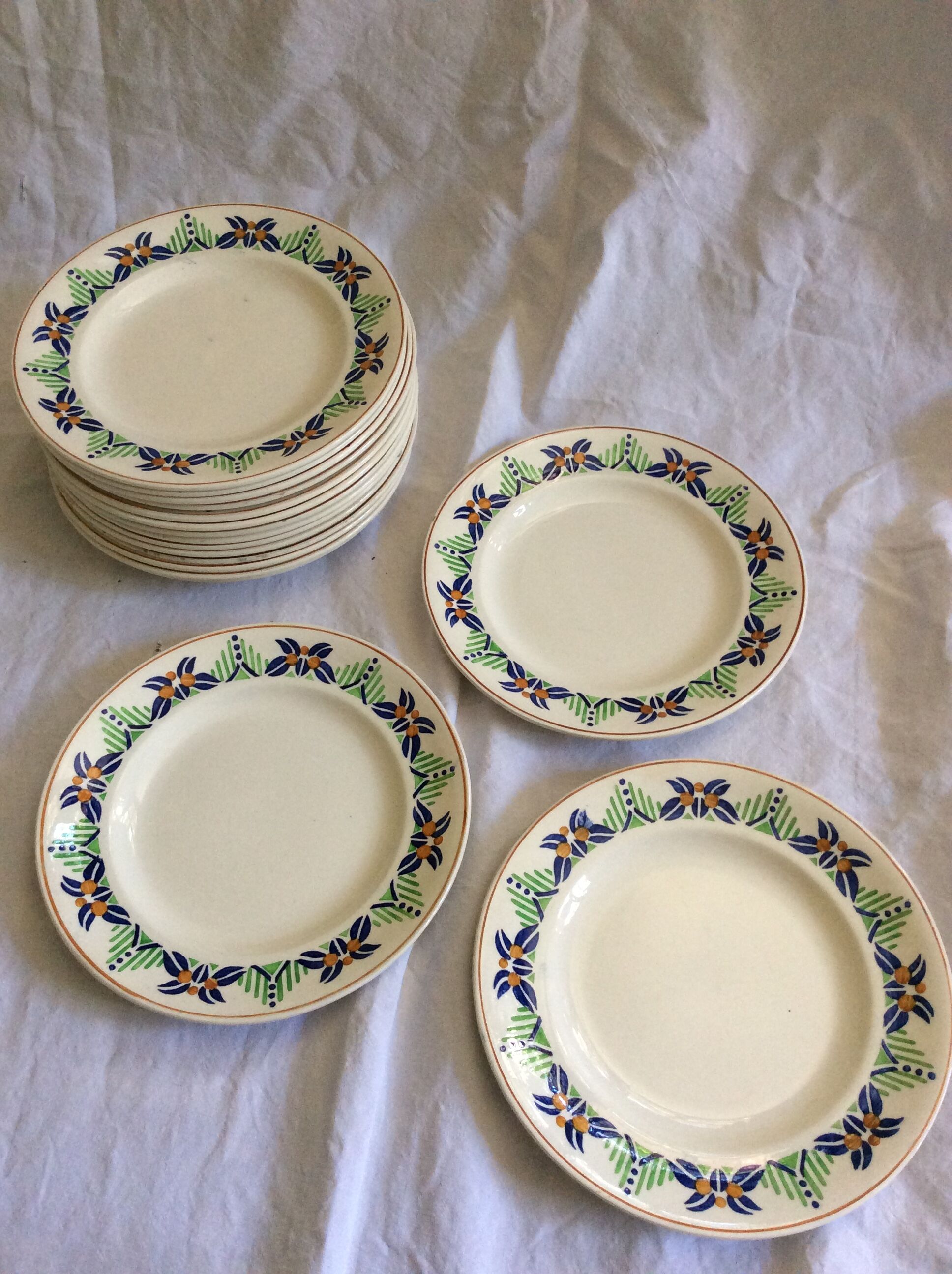 19 vintage plates