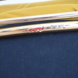 2 Vintage Eyrel folding chairs in mustard yellow and gold – Chic retro design