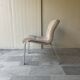 Fauteuil bas vintage chrome et tissu gris/beige