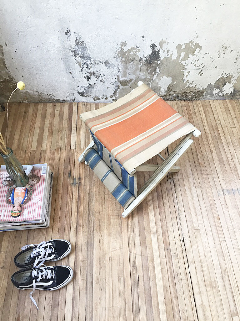 Folding garden chair