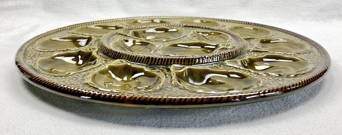 St Clément slipware oyster dish