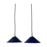 Lot 2 conical enamelled suspensions