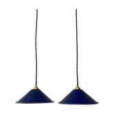 Lot 2 conical enamelled suspensions