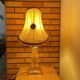 Lampe de table Hollywood Regency avec base en lucite