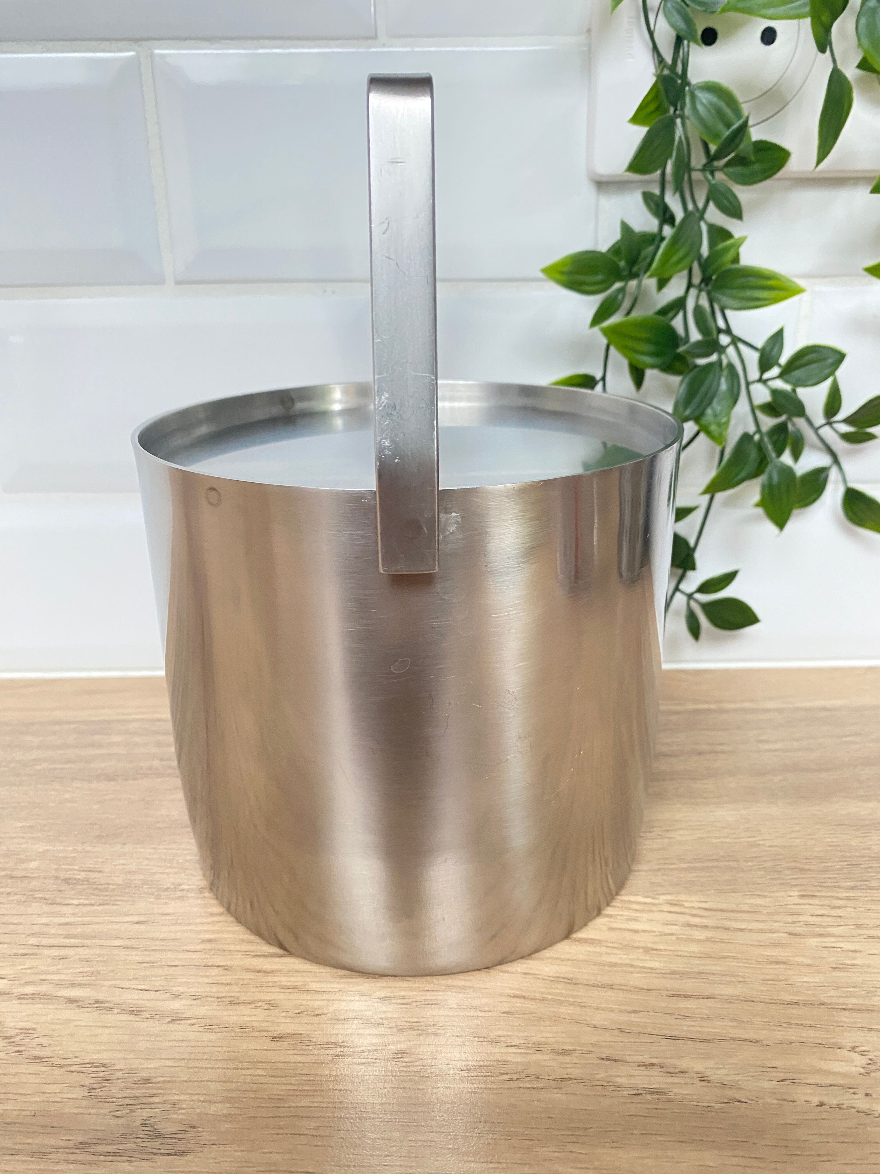 Stainless steel ice bucket