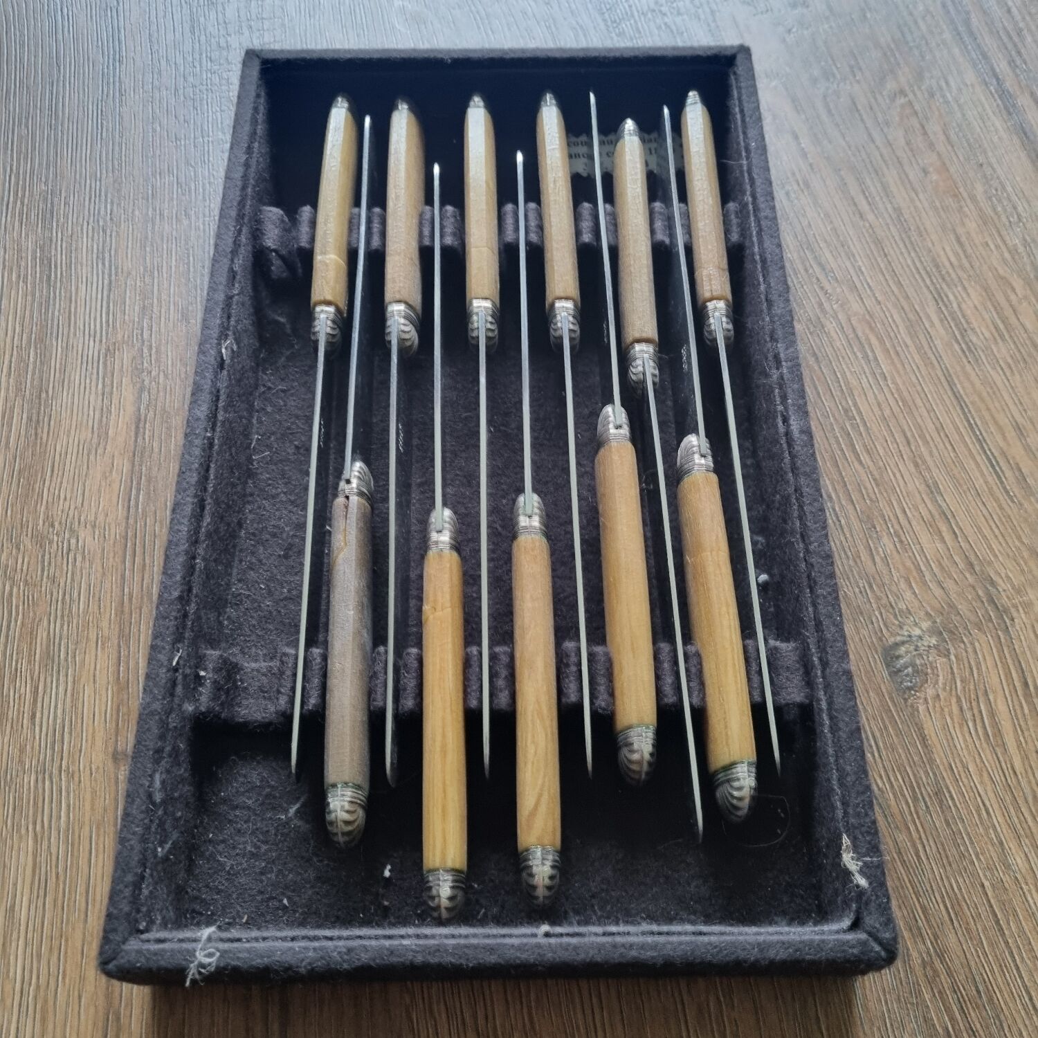 11 horn and silver knives from 1940