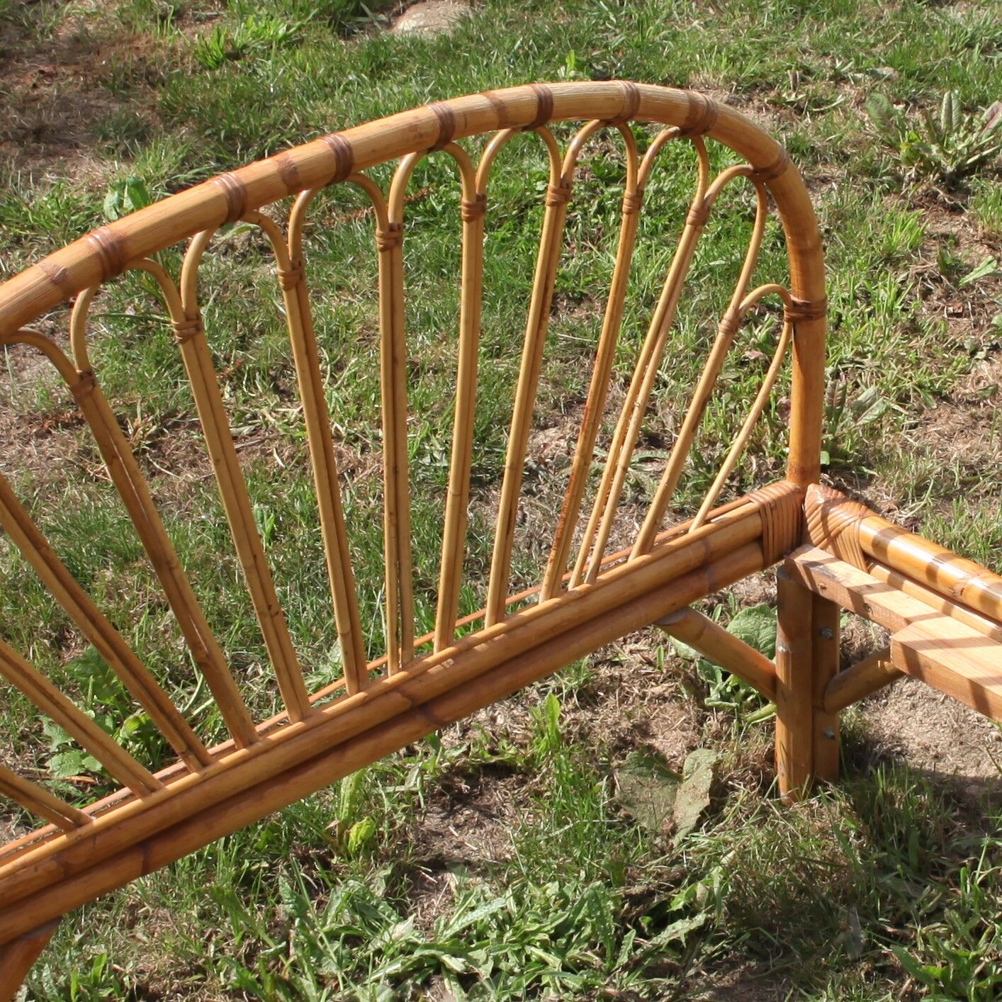 Rattan bed