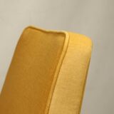 Fauteuil en bois et velours jaune par Chierowski