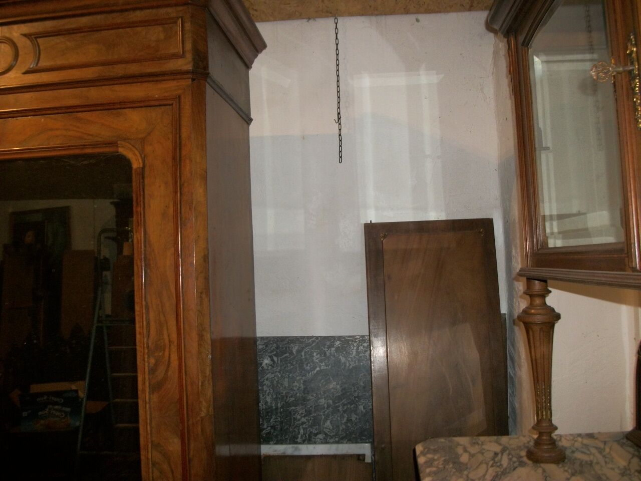Bonnetière with mirror