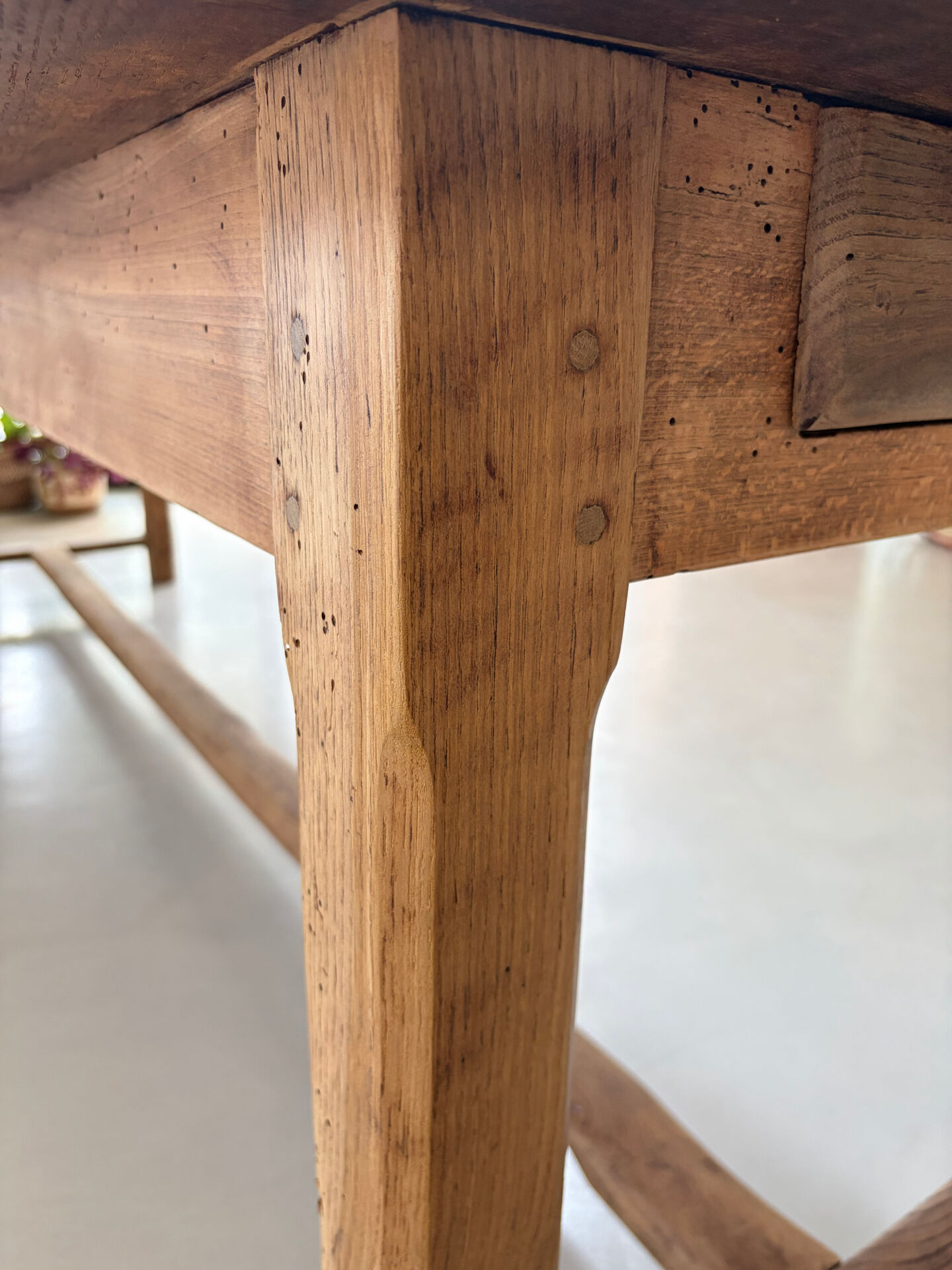Farm table