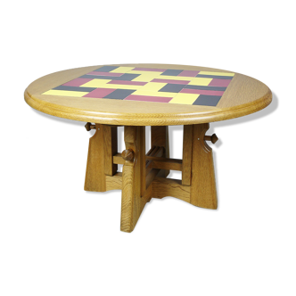Table ronde à hauteur réglable par Guillerme et Chambron