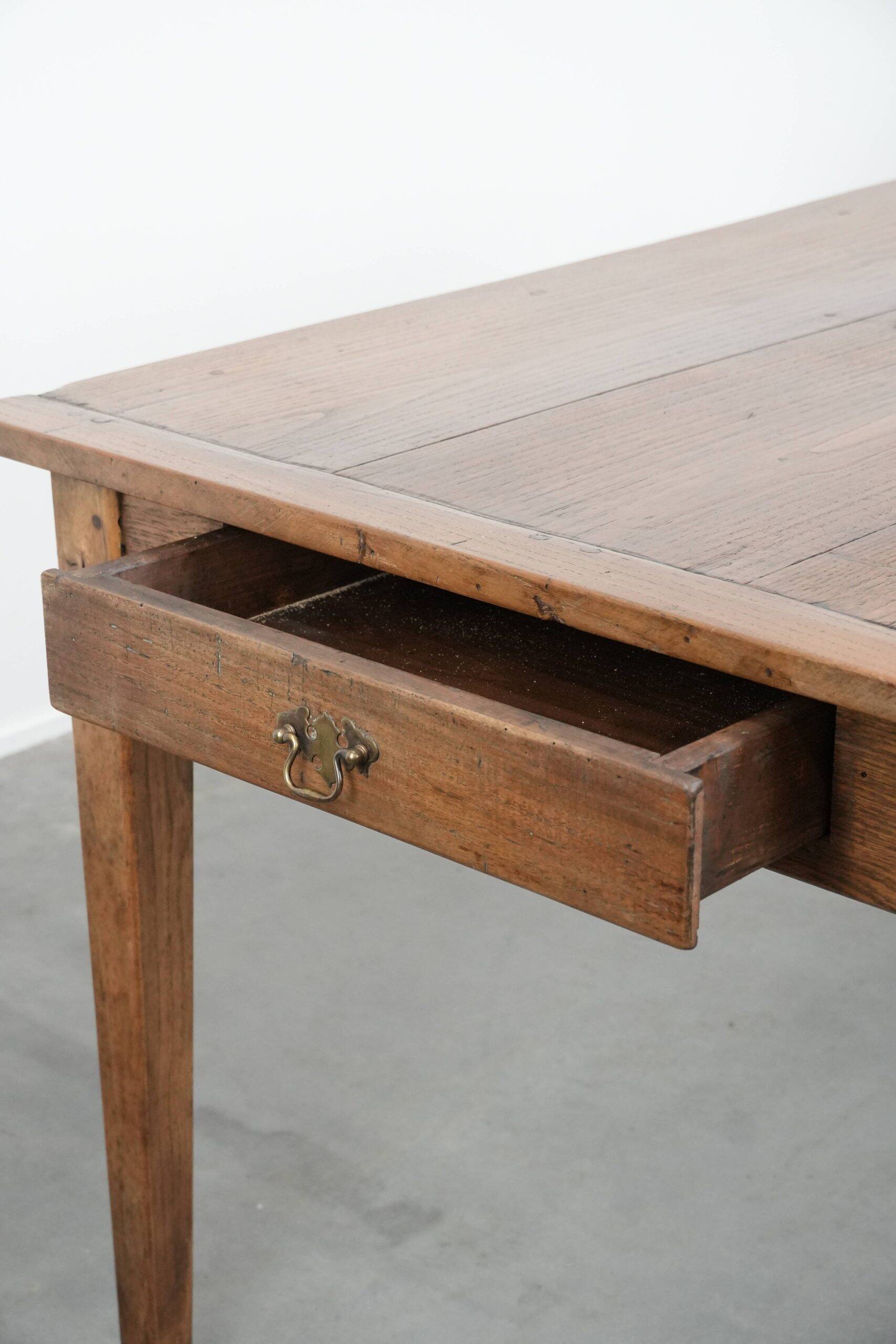 Antique French oak dining table for 6 to 8 people with three drawers