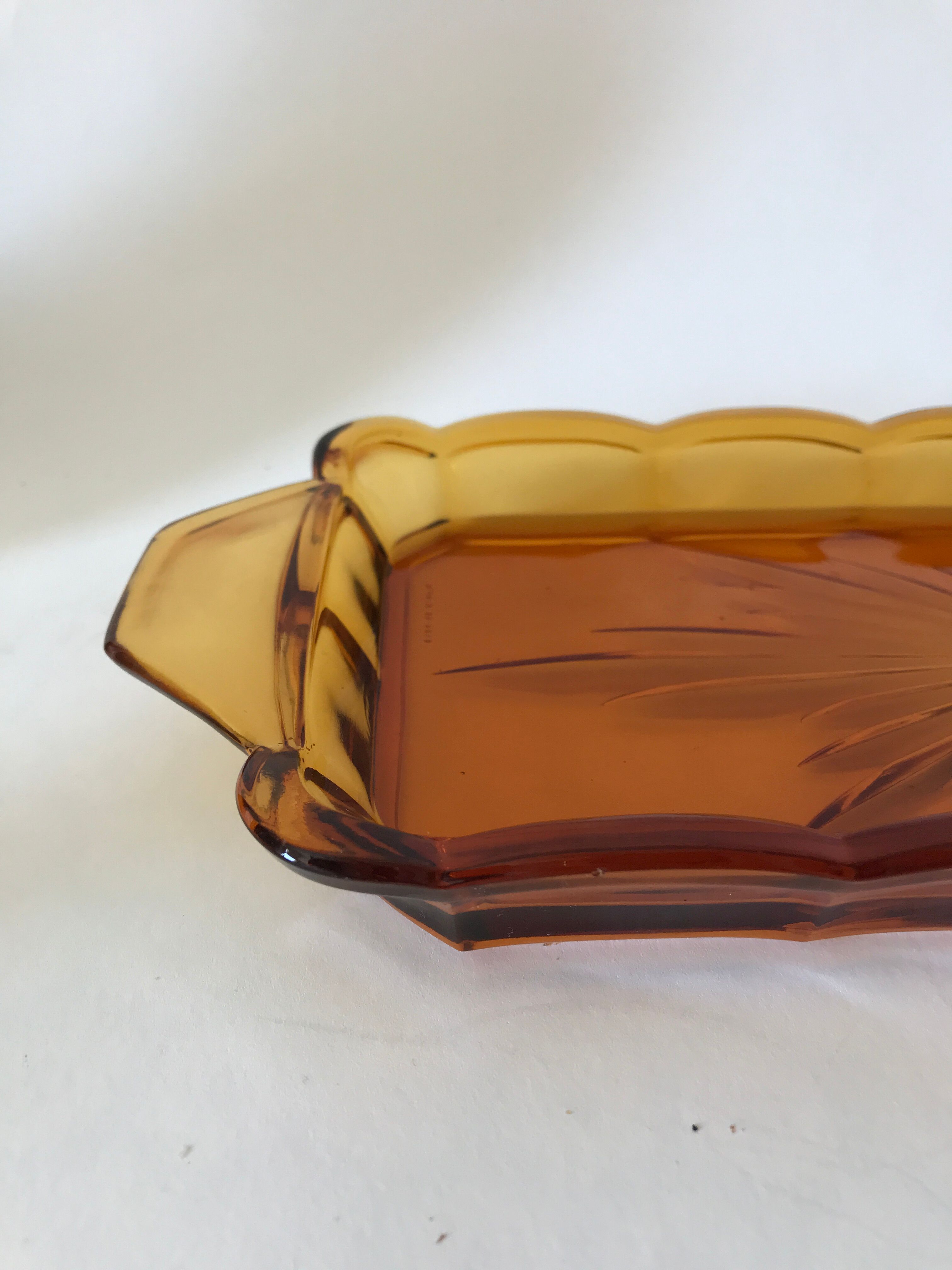 Plat à gâteau cake en verre jaune