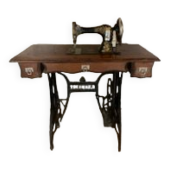 Old electra sewing machine