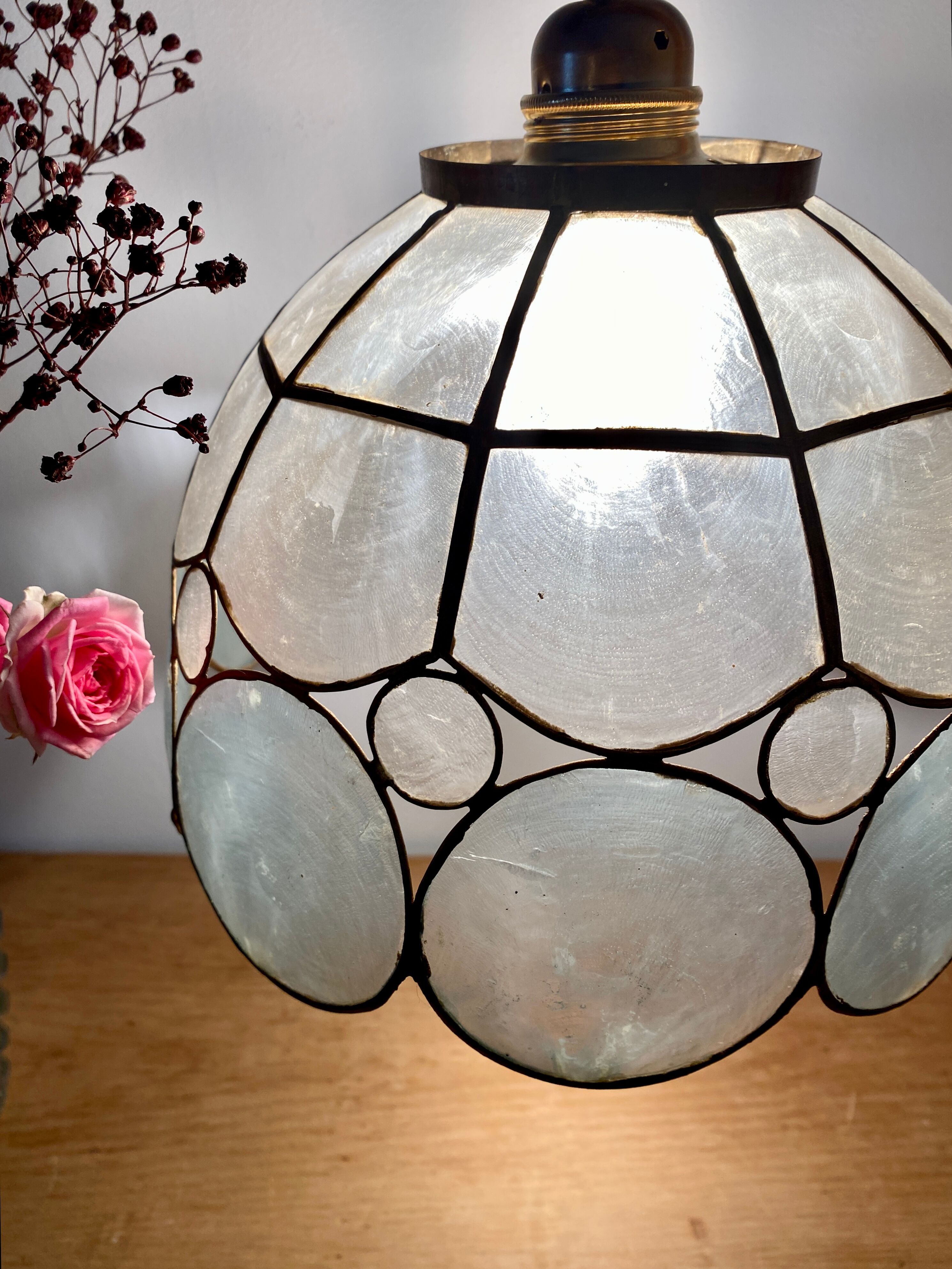 Vintage lampshade suspension in mother-of-pearl and brass
