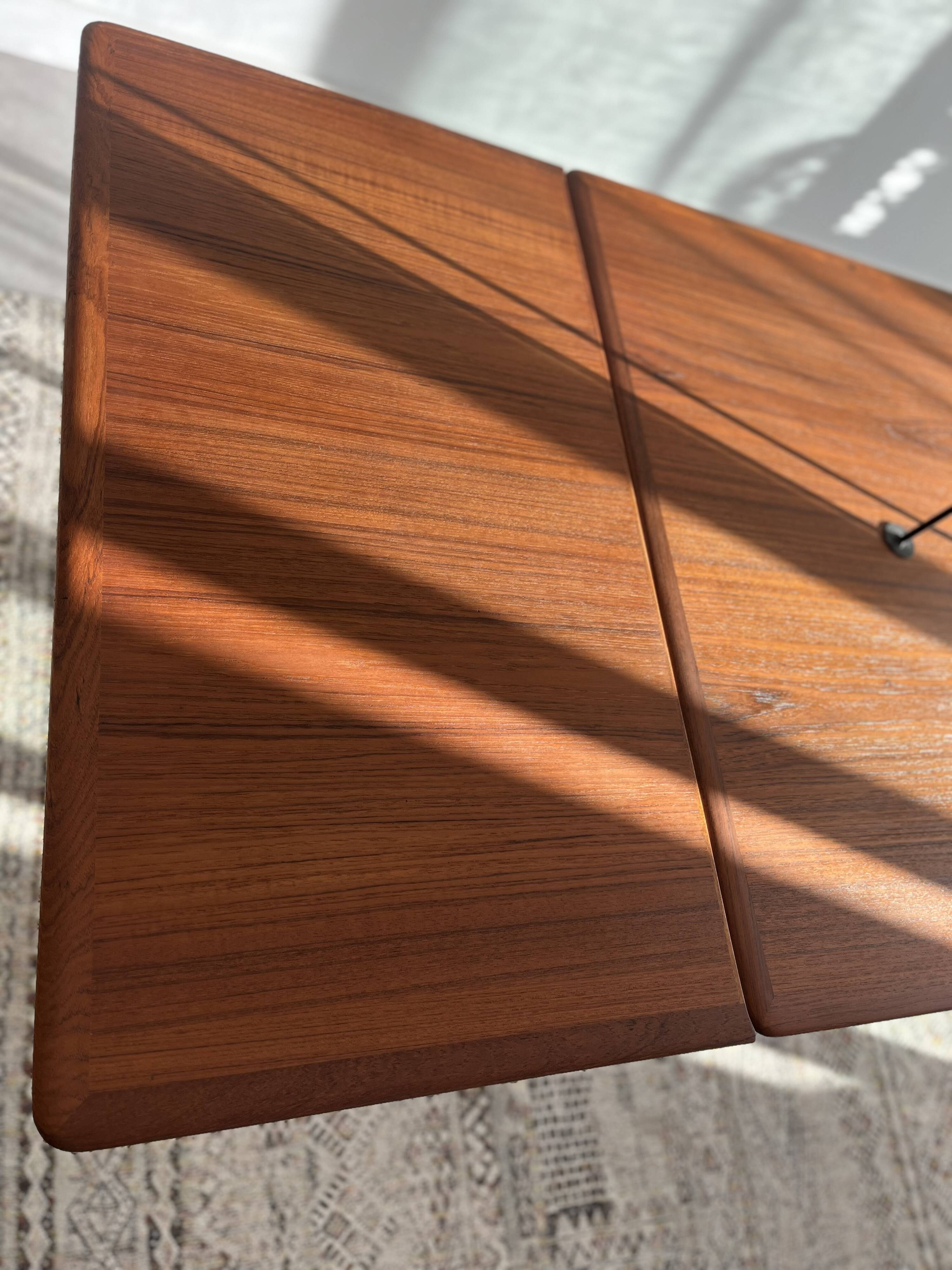 Danish extendable table Skovmand & Andersen