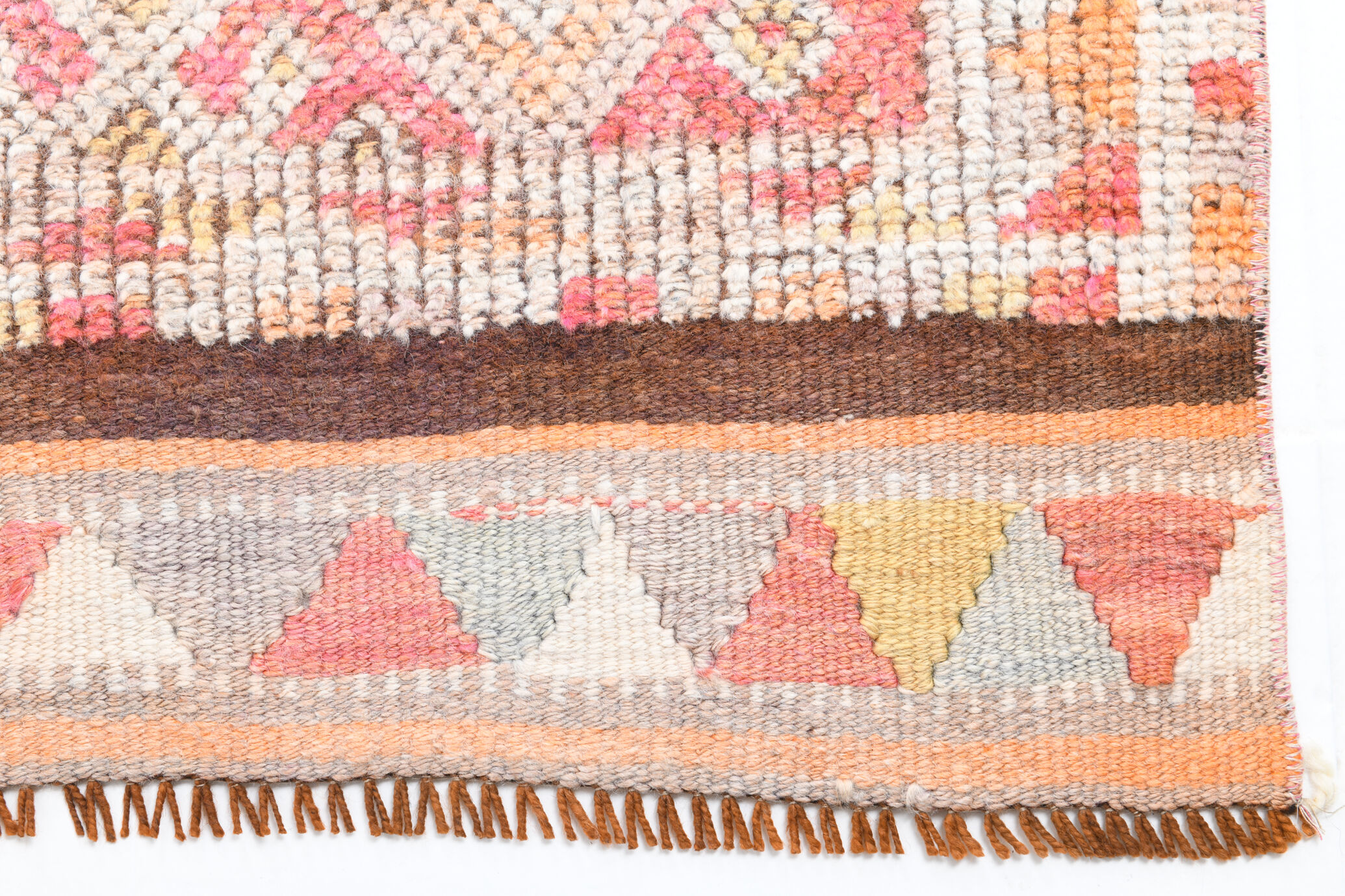 3x12 Striped Design Carpet,373x79Cm