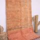 Tapis marocain vintage fait main en laine pêche