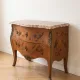 Commode Louis XV en bois de rose et marqueterie