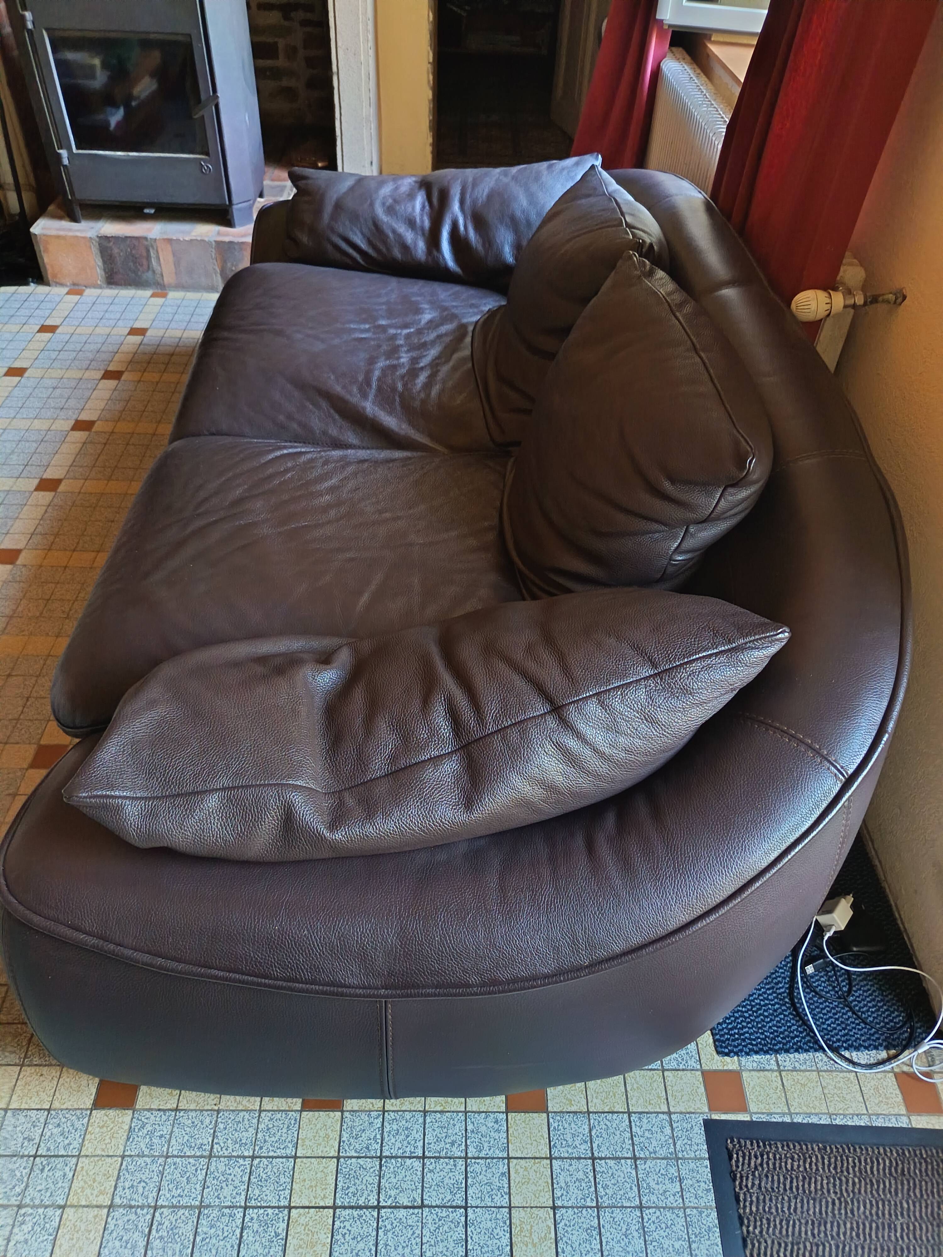 Canapé cuir modèle "Narguilé " Tre erre S.P.A