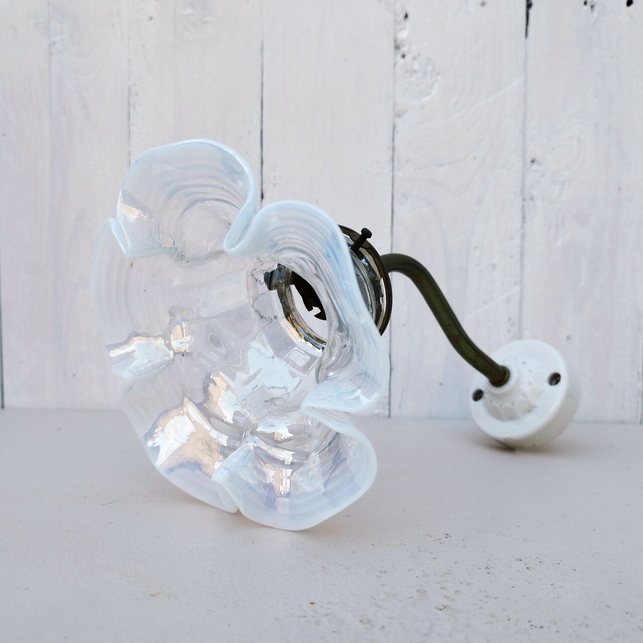 Opalescent tulip gooseneck wall lamp