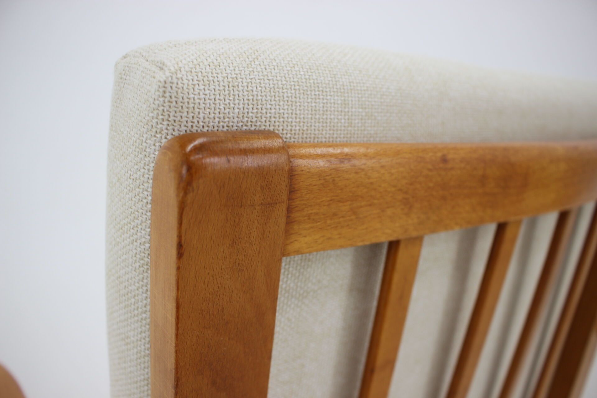 Paire de fauteuils en hêtre, Tchécoslovaquie