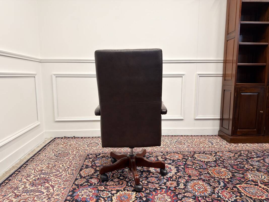 Chaise de bureau Chesterfield anglaise en cuir bordeaux