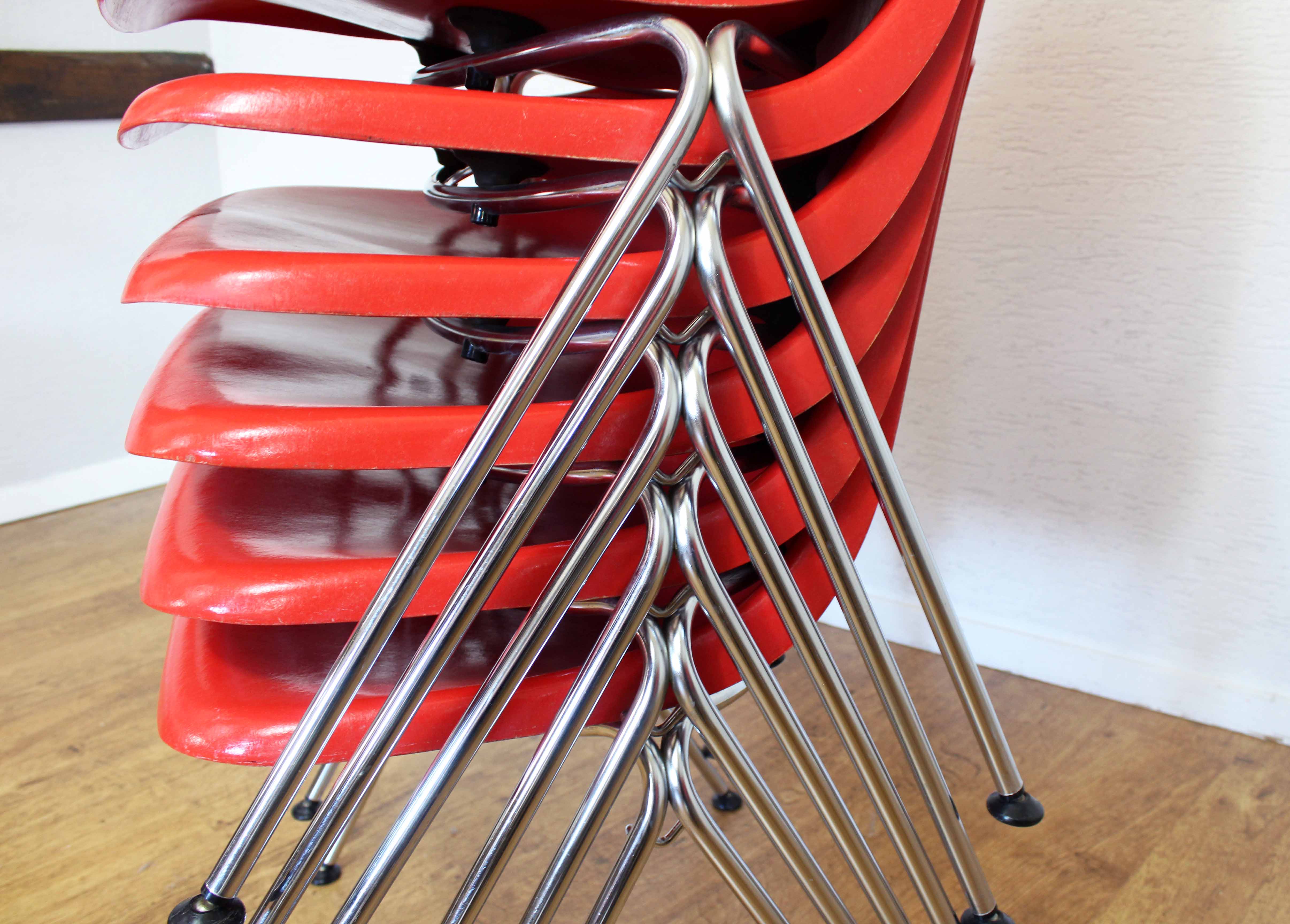 Set of 6 stella fiberglass chairs