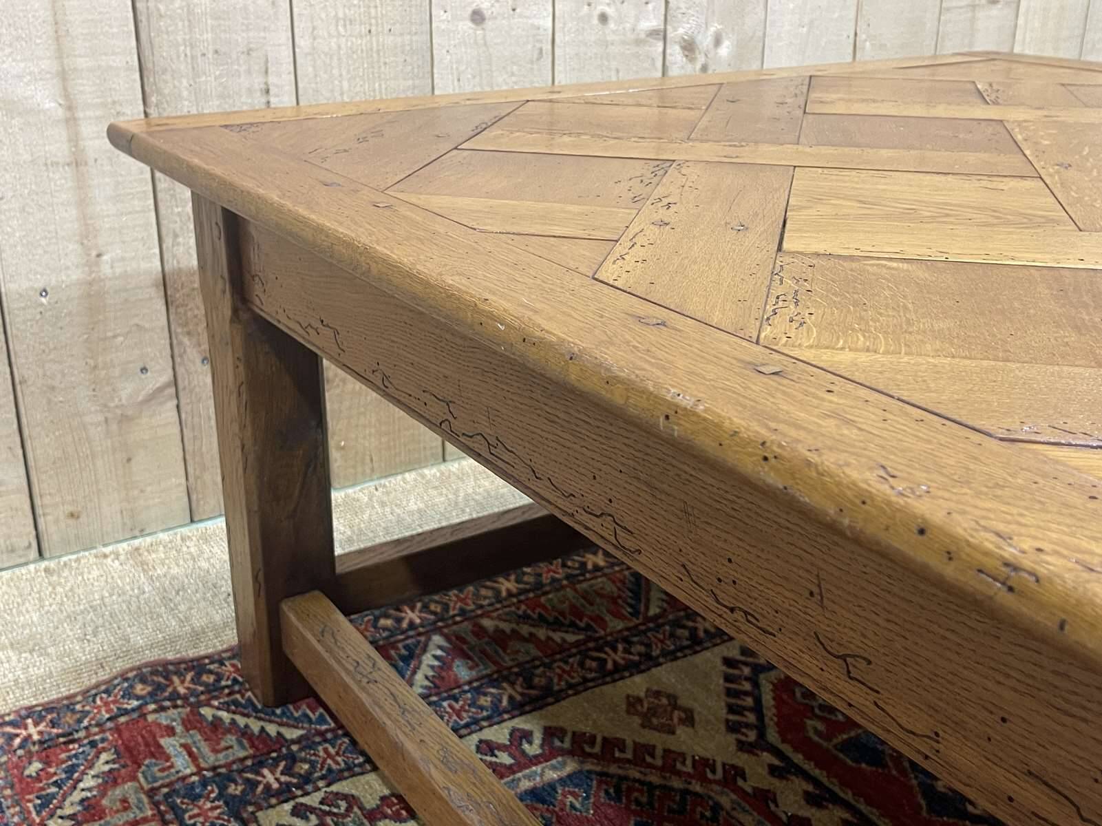 Table basse en chêne des années 1950