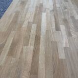 Oak table with spindle legs