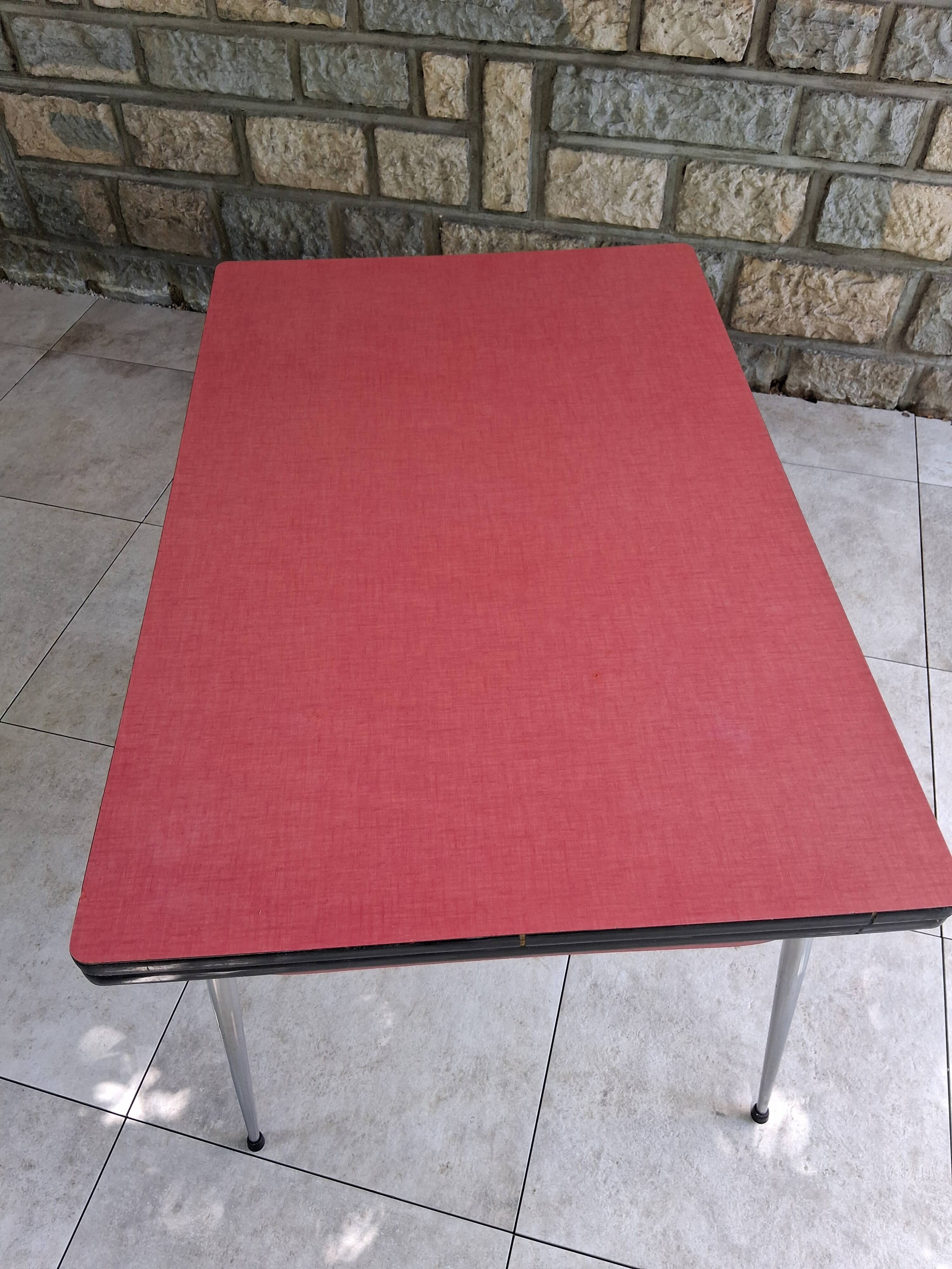 Table de cuisine vintage en formica framboise – 2 tiroirs & 2 rallonges – a
