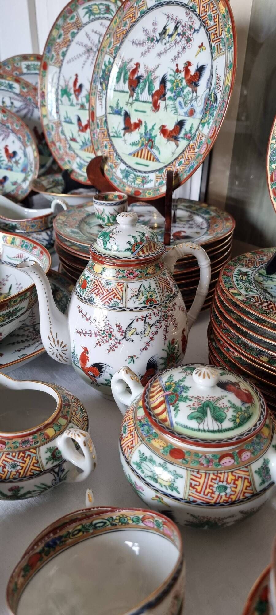 Large soup plate, bowl, salad bowl and ladle in Macao porcelain (19