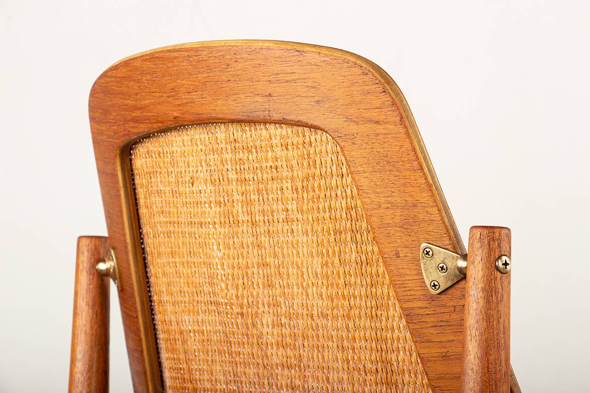 6 Danish chairs in teak, caning and leather, model FD 187 by Arne Vodder.